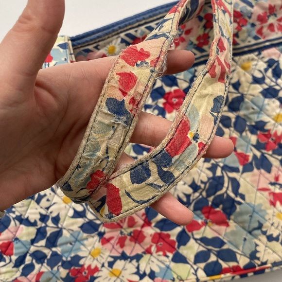 Vera Bradley Summer Cottage Tote - Picture 3 of 7